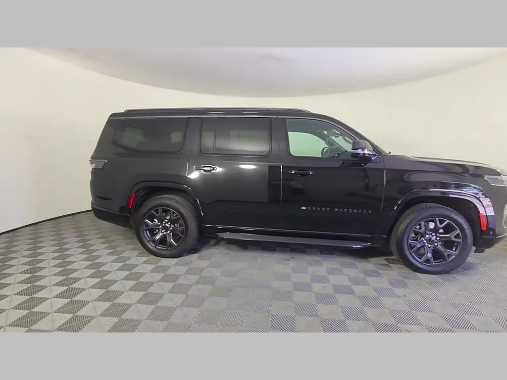 New 2026 High Gloss Black Exterior Paint Jeep Limited Altitude image 23