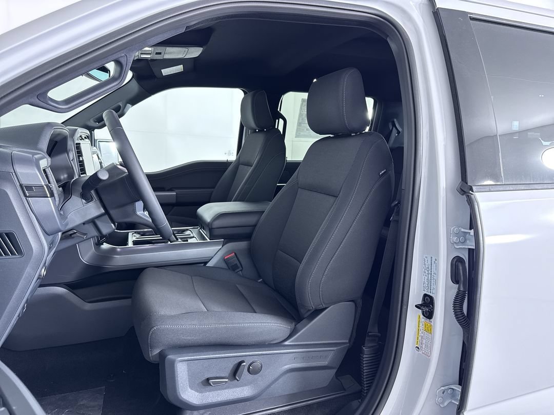 New 2026 Oxford White Ford XLT image 15