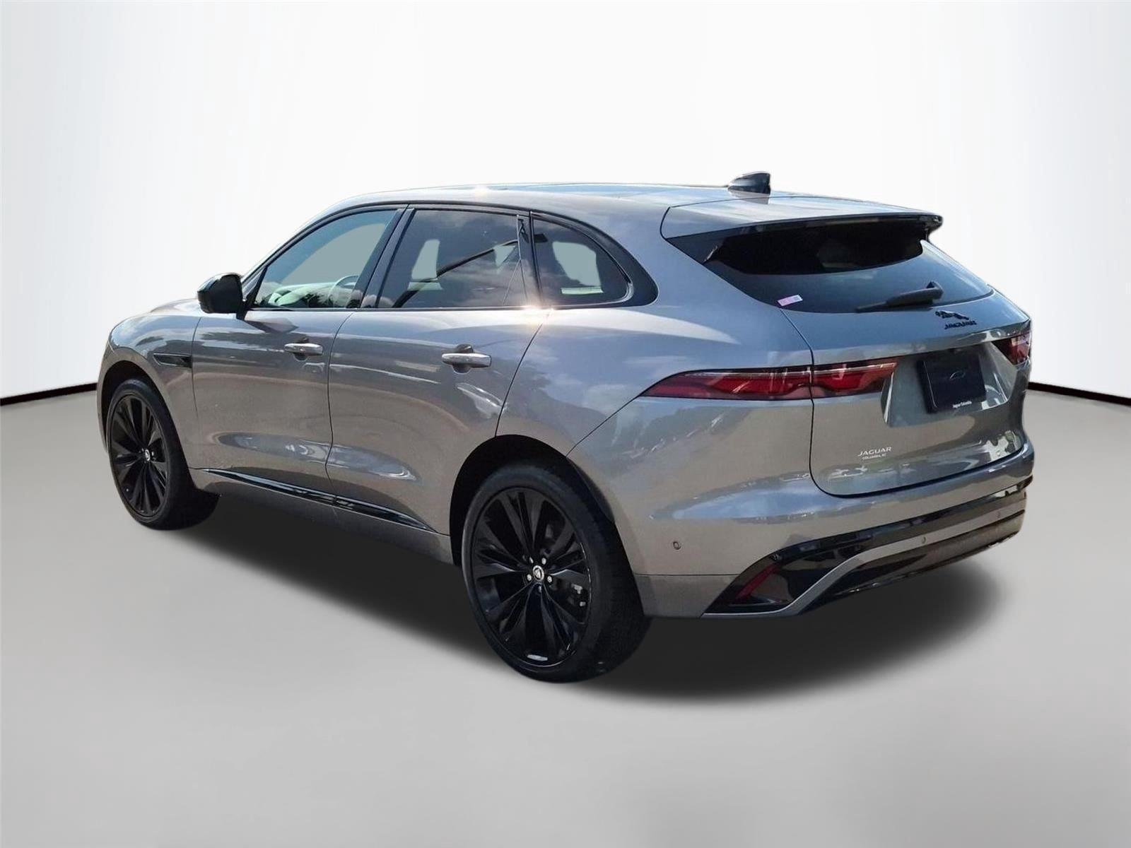 Used 2026 Eiger Grey Metallic Jaguar R-Dynamic S image 3
