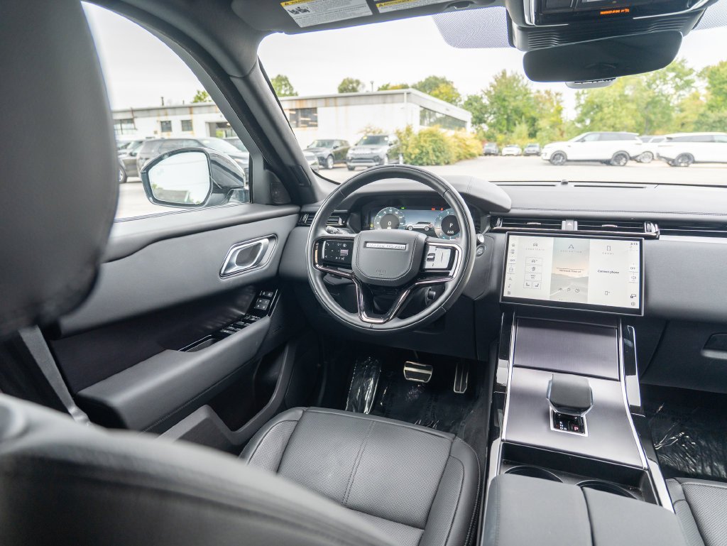 Certified Used 2026 White Land Rover Dynamic SE image 19
