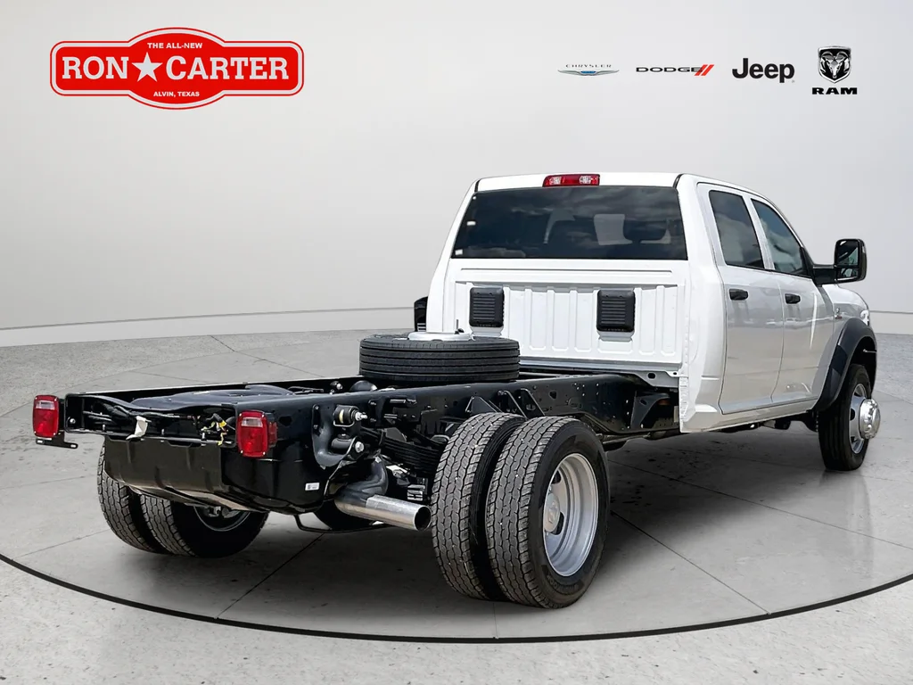 New 2026 Bright White Clear-Coat Exterior Paint RAM Tradesman image 4