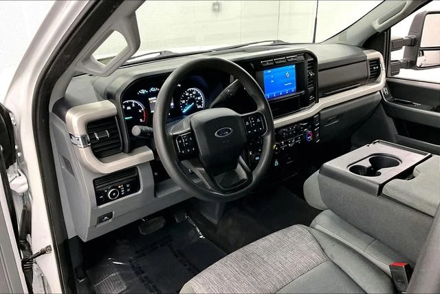 Used 2024 Oxford White Ford XLT image 15