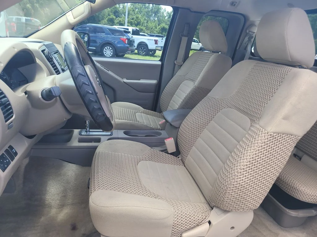 Used 2017 White Nissan SV image 15