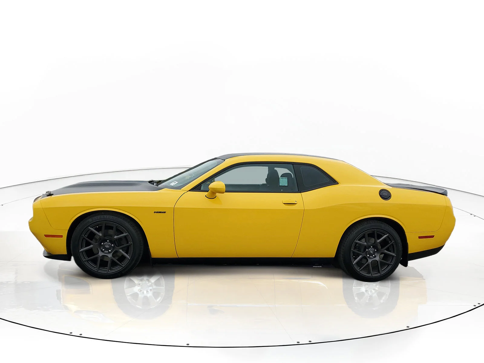 Used 2018 Yellow Dodge R/T image 7