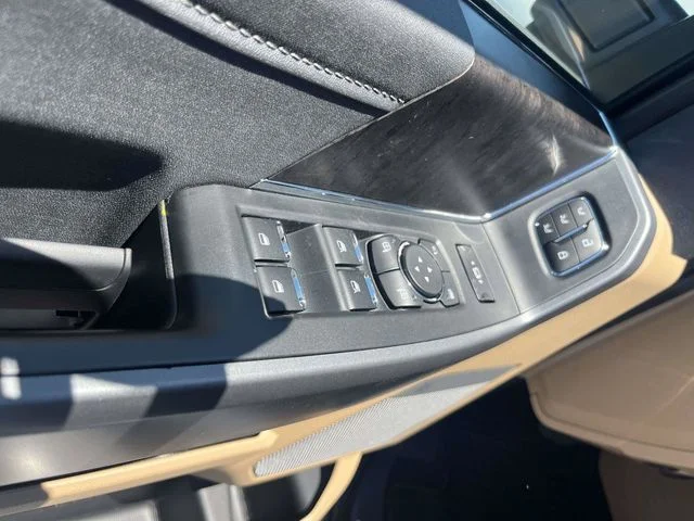 New 2026 Star White Metallic Tri-Coat Ford F-350® Lariat® image 12