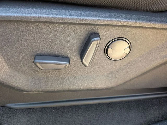 New 2026 Carbonized Gray Metallic Ford XLT image 10