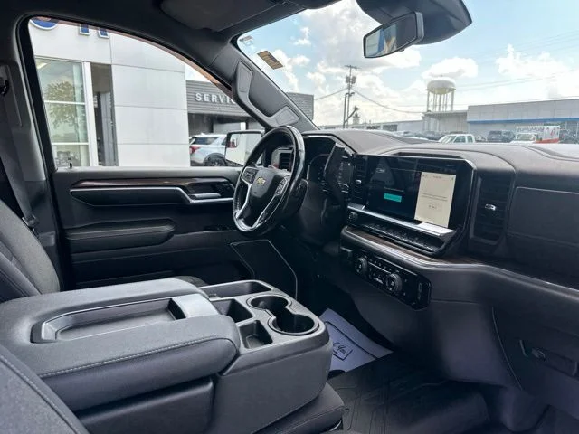Used 2022 Summit White Chevrolet LT image 10