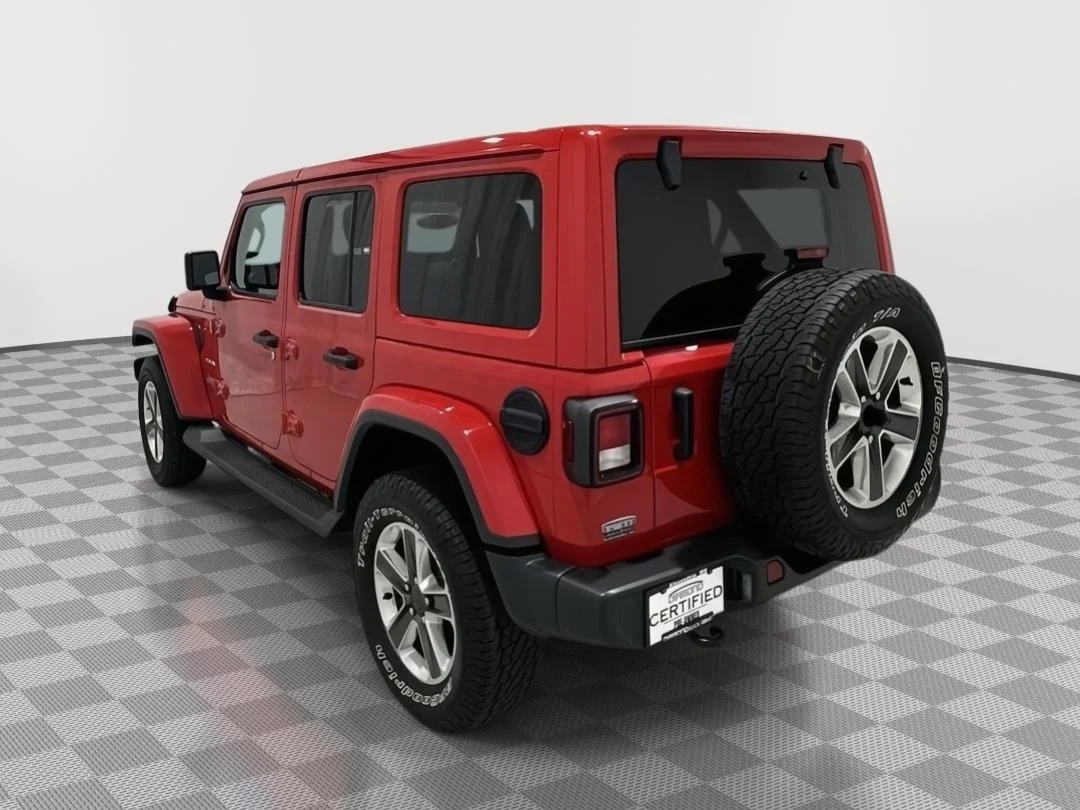 Used 2021 Firecracker Red Jeep Unlimited Sahara image 3