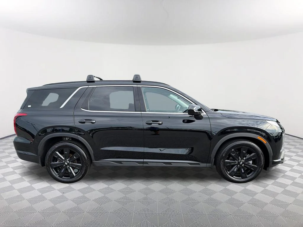 Used 2025 Black Hyundai XRT image 4