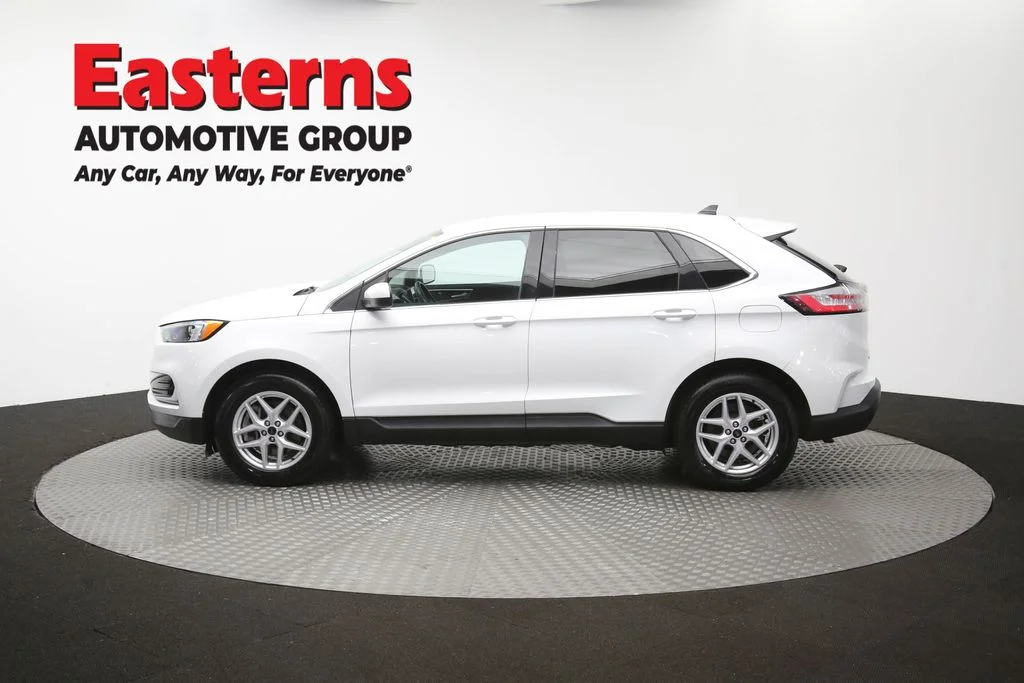 Used 2023 White Ford SEL image 59