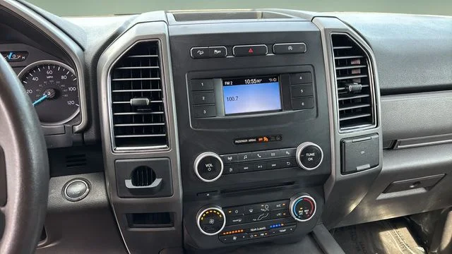 Used 2018 Gold Ford XLT image 25