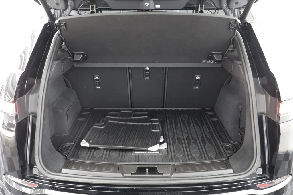 Used 2023 Black Land Rover SE image 18