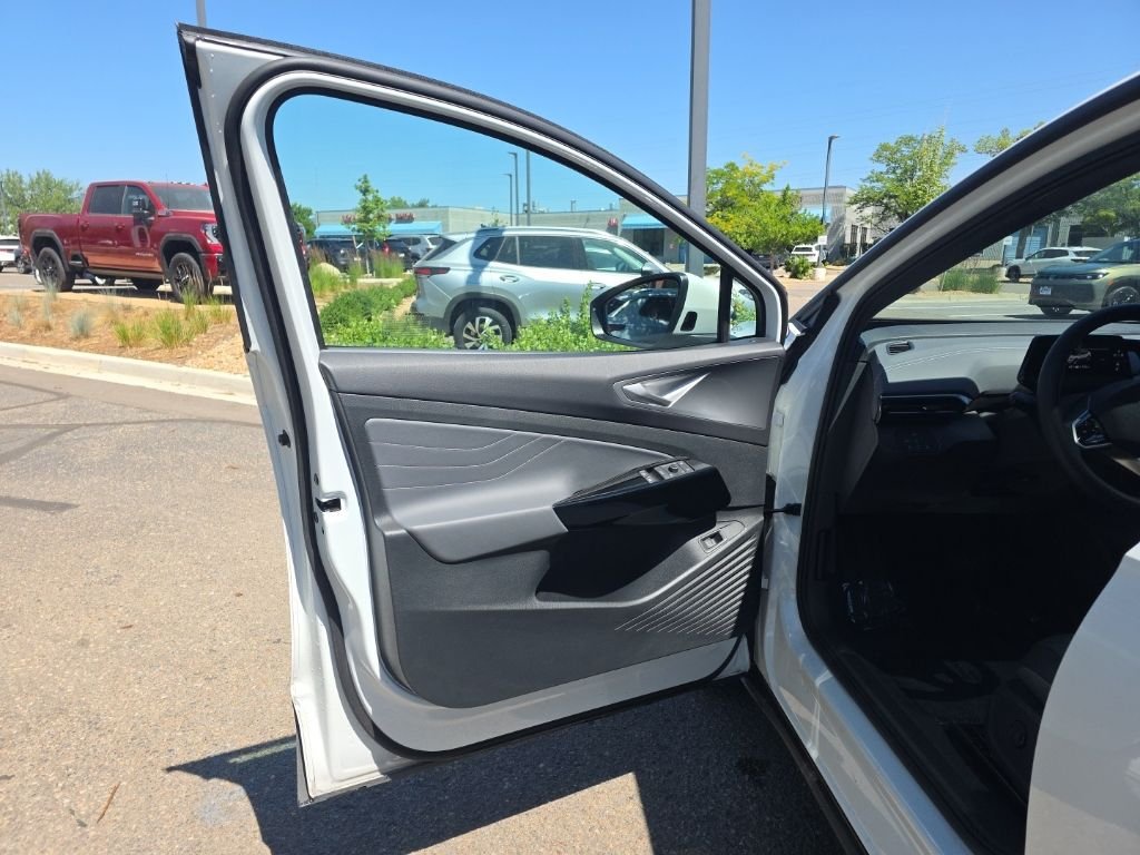 Used 2023 Opal White Volkswagen Pro S image 9