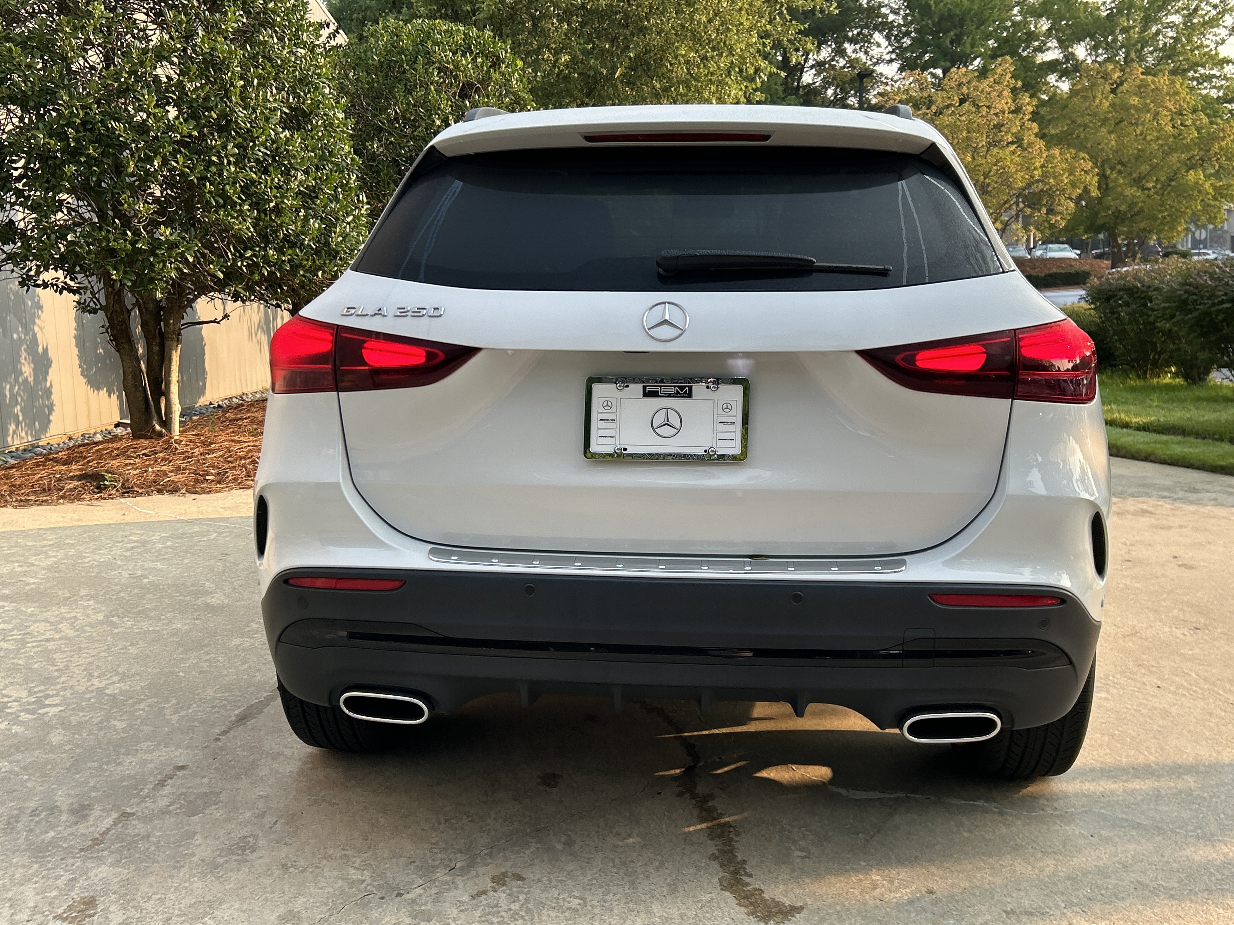 Certified Used 2024 Digital White Metallic Mercedes-Benz GLA 250 SUV image 7
