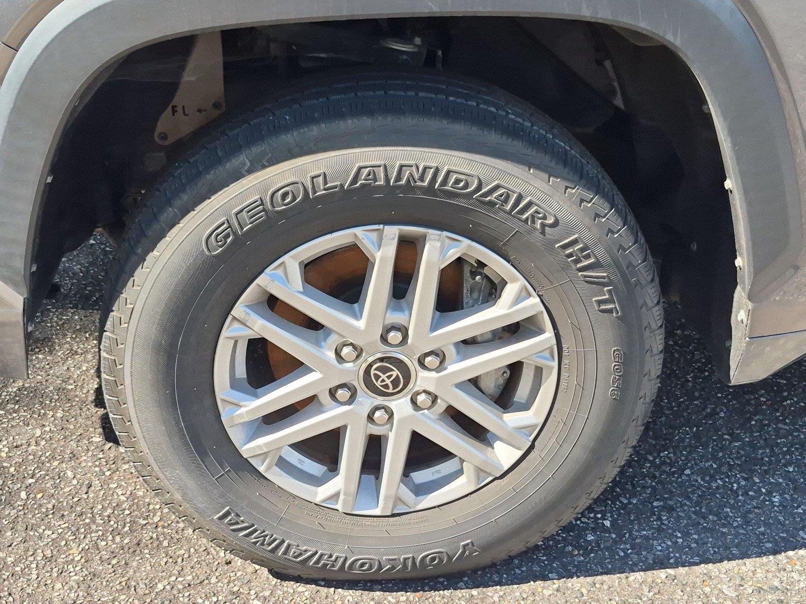 Used 2022  Toyota SR5 image 10