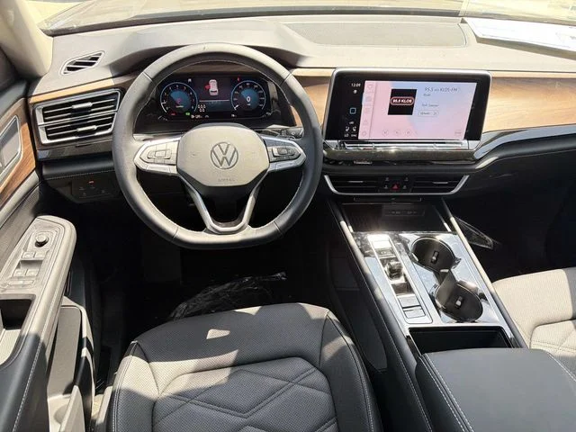 2026 Volkswagen Atlas SE w/Tech - Photo 8