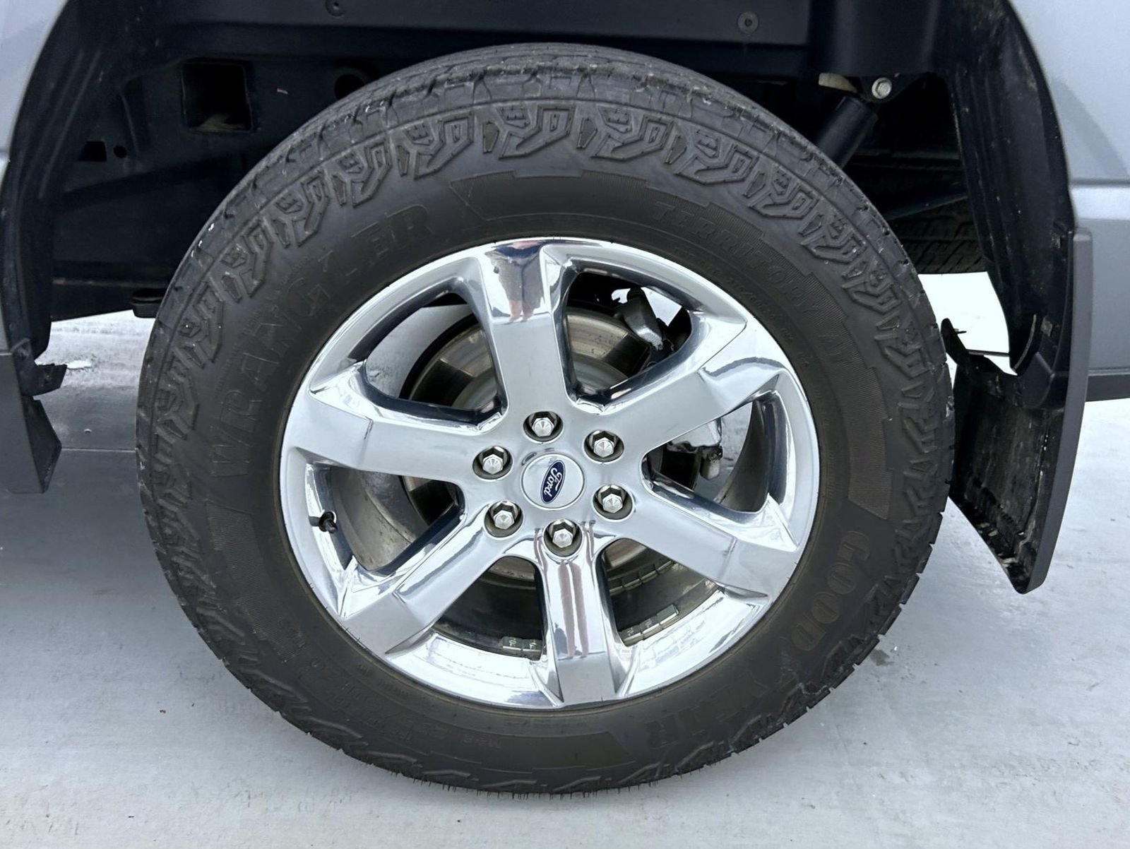 Used 2023 Gray Ford Lariat image 23