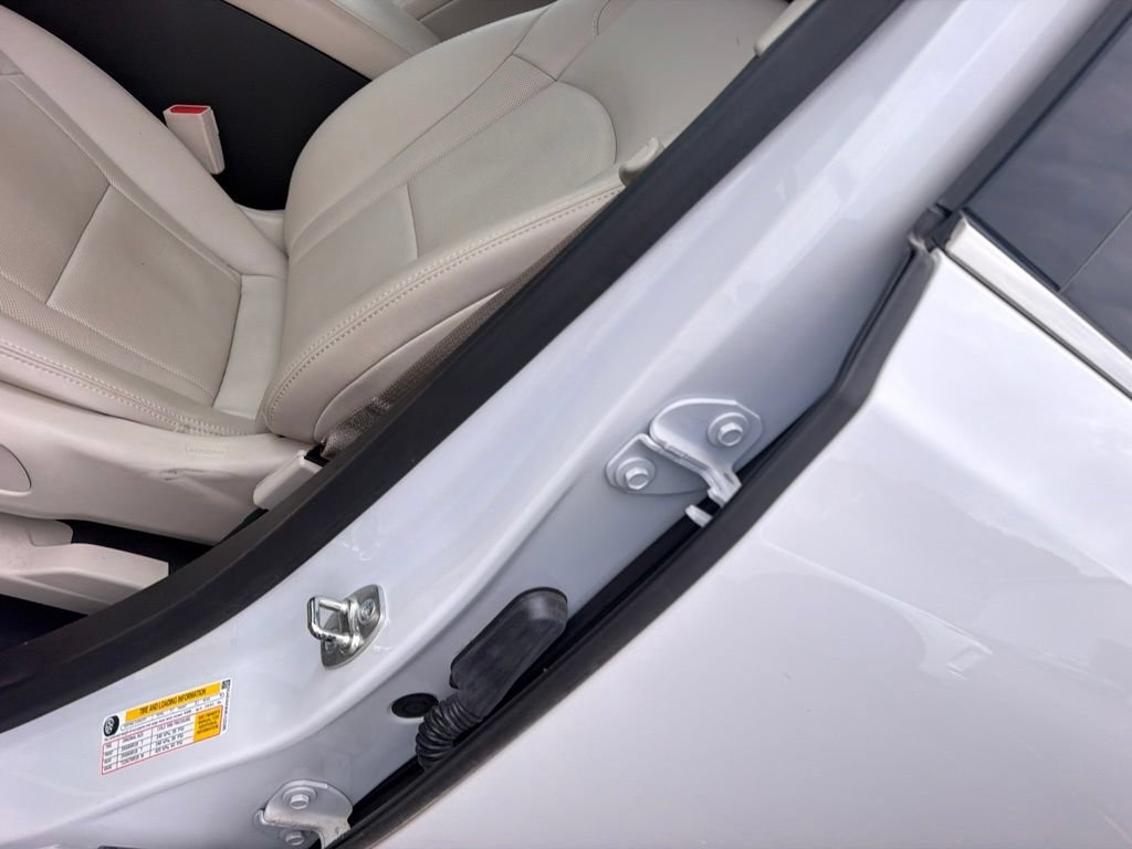 Used 2024 White Frost Tricoat Buick Essence image 7