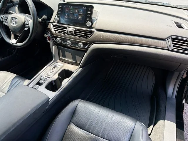 Used 2019 Black Honda Touring image 28