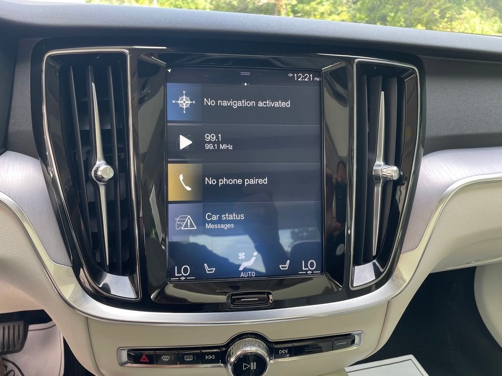 Used 2019 Blackstone Volvo T6 Momentum image 12