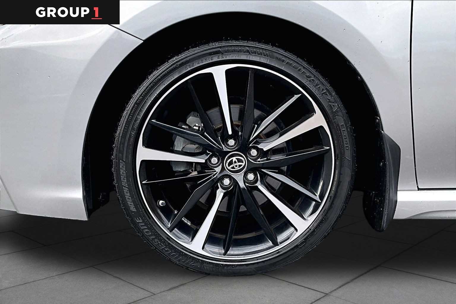 Used 2019 Celestial Silver/Midnight Black Metallic Toyota XSE V6 image 11