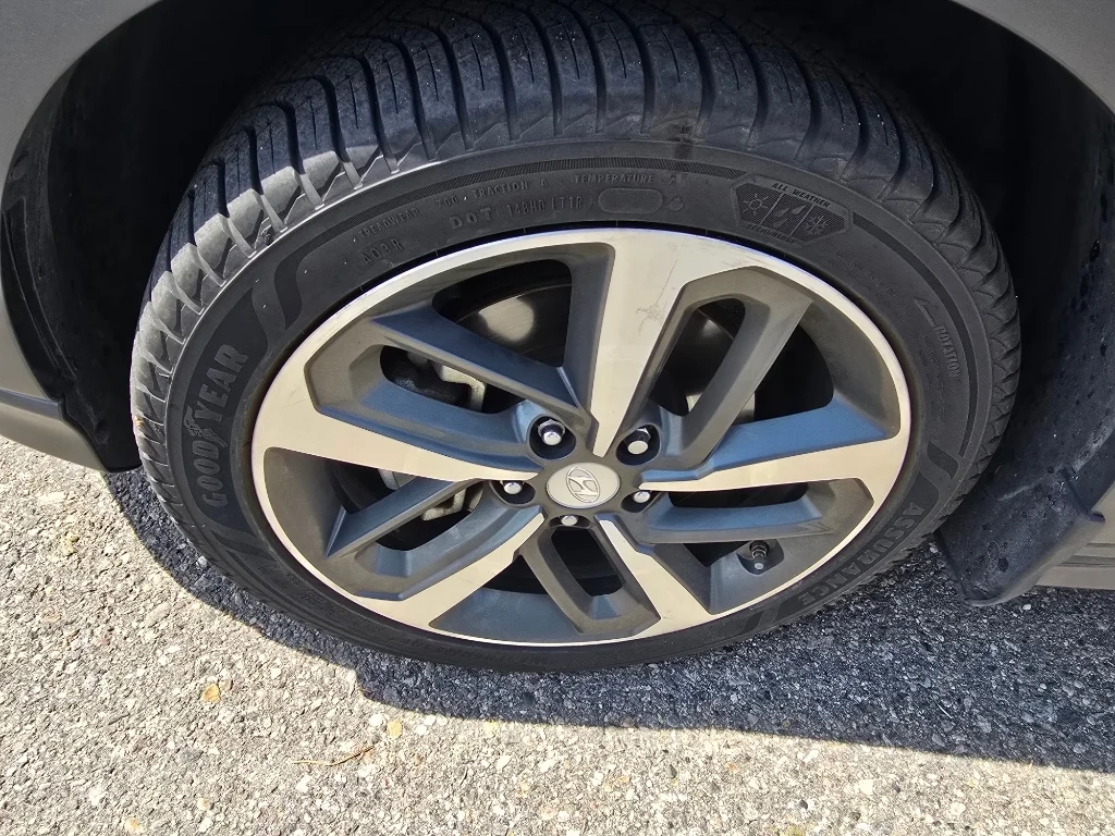 Used 2019 Surf Blue Hyundai Ultimate image 21