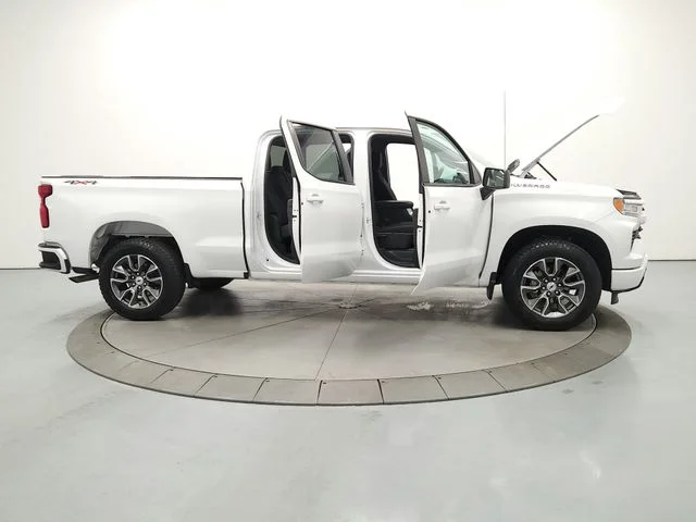Used 2025 White Chevrolet RST image 16