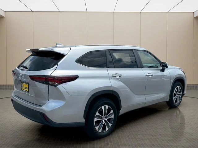 Used 2024 Silver Toyota XLE image 3