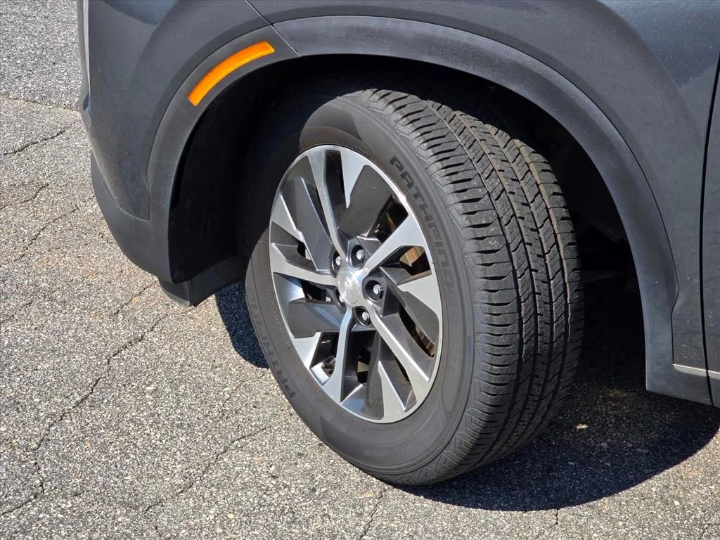 Used 2021 Gray Hyundai SEL image 25