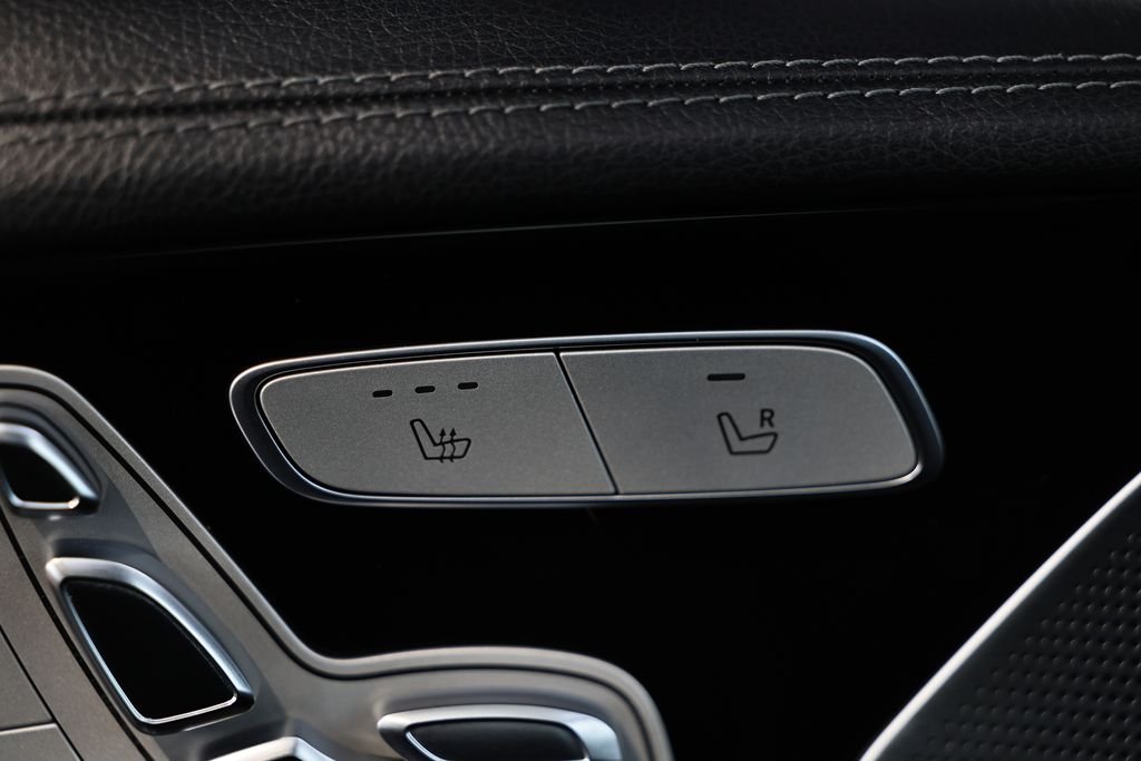 Used 2020 Brilliant Blue Metallic Mercedes-Benz Base image 18