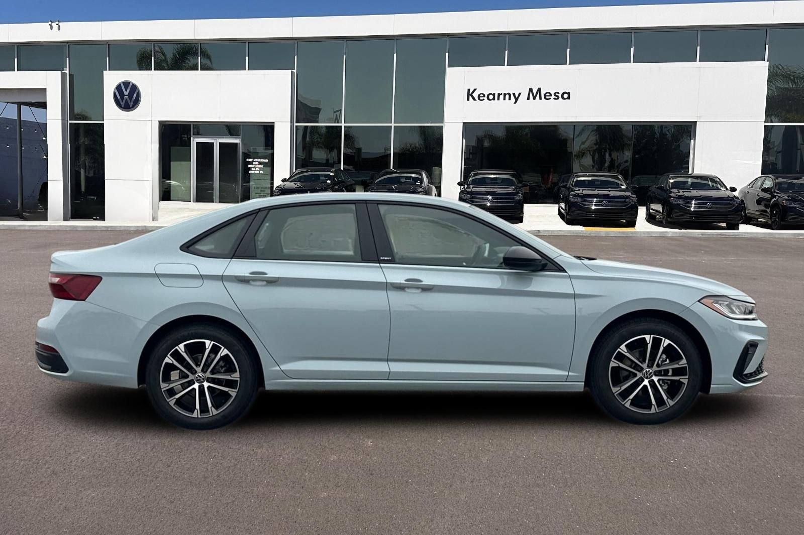 New 2026  Volkswagen 1.5T Sport image 3