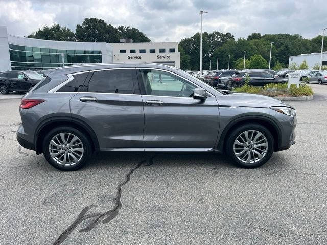 Used 2025 Graphite Shadow INFINITI LUXE image 2