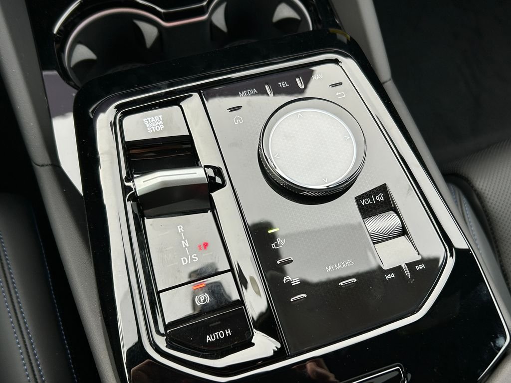New 2026 Brooklyn Grey Metallic BMW 530i image 28