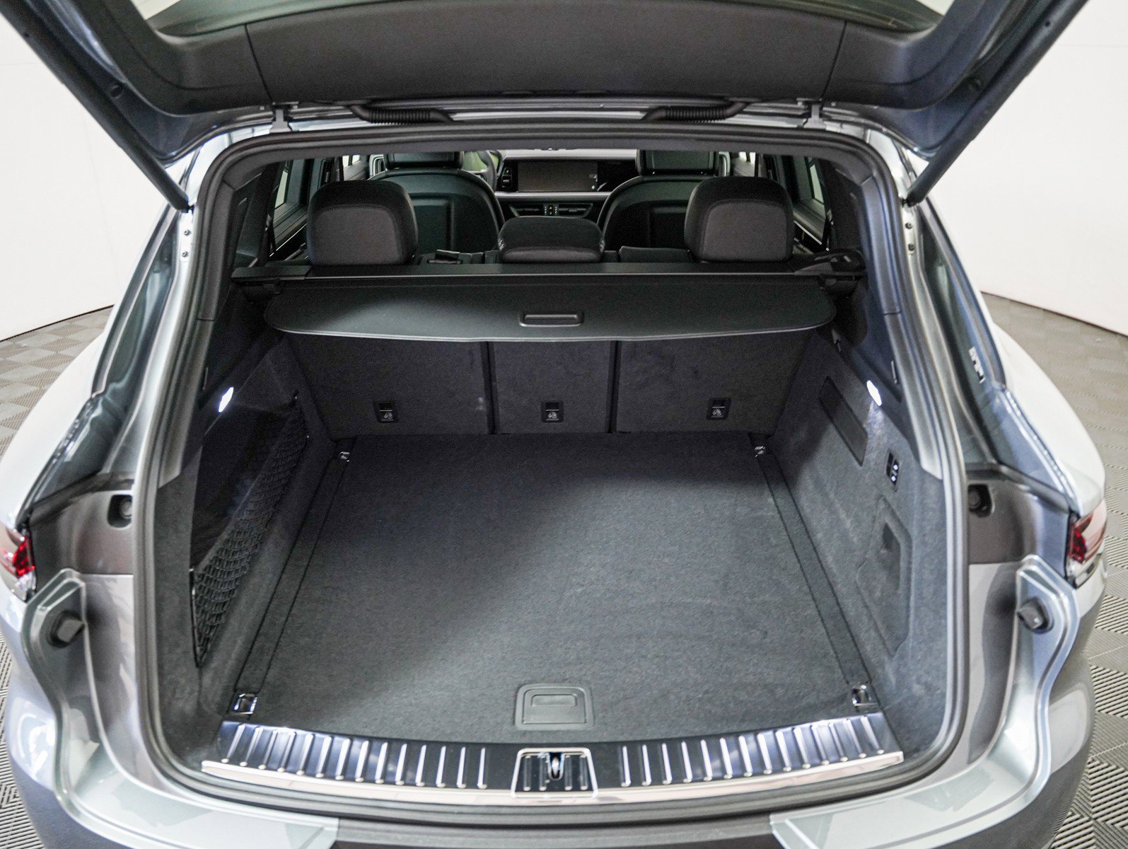 2026 Porsche Cayenne S - Photo 25