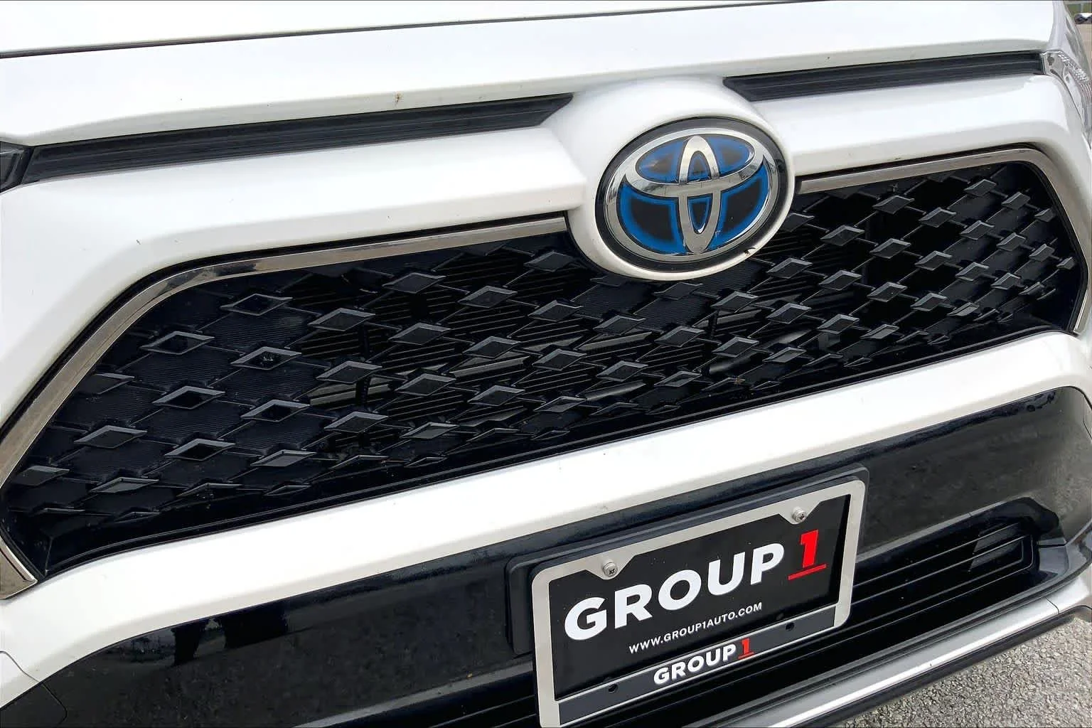 Used 2021 Super White Toyota SE image 29