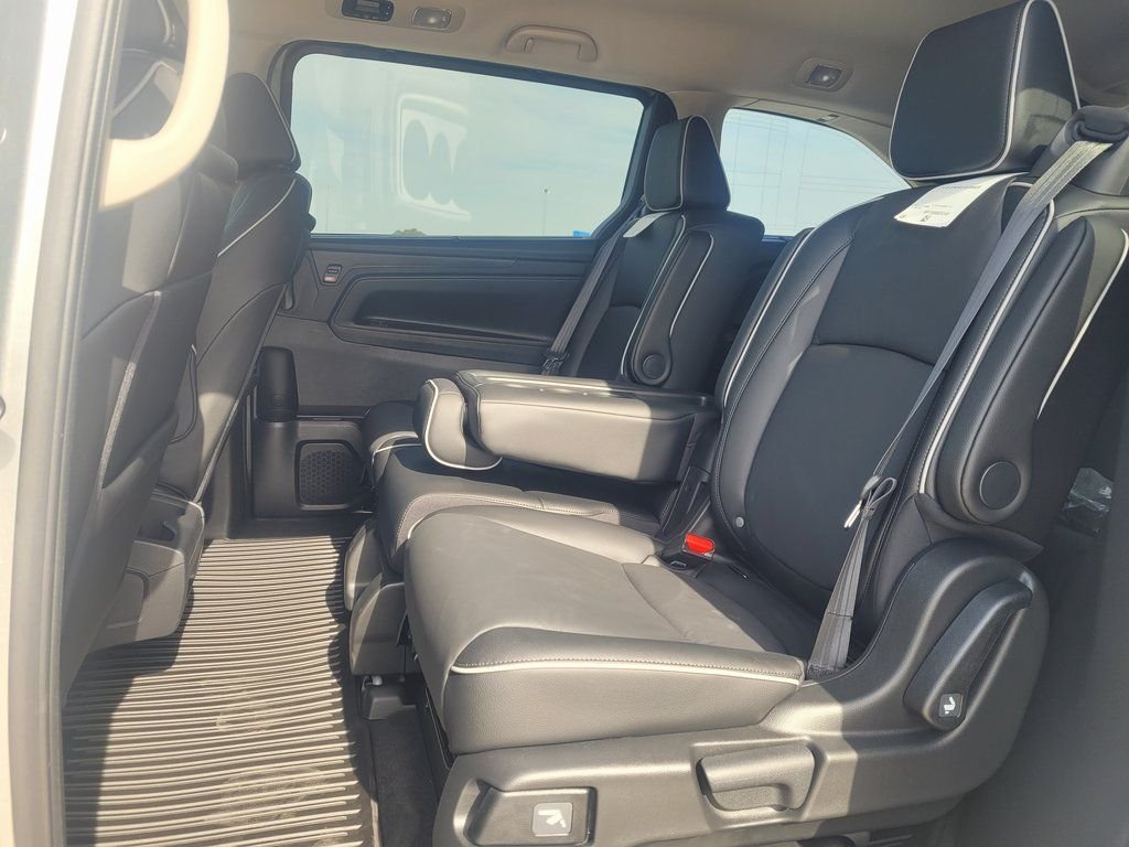 2026 Honda Odyssey Touring - Photo 15