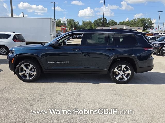 New 2026 Fathom Blue Pearl-Coat Exterior Paint Jeep Limited image 4
