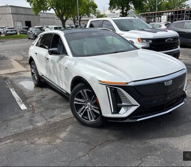 Used 2024 Cadillac LYRIQ Luxury 2 with VIN 1GYKPRRLXRZ117089 for sale in Loveland, CO