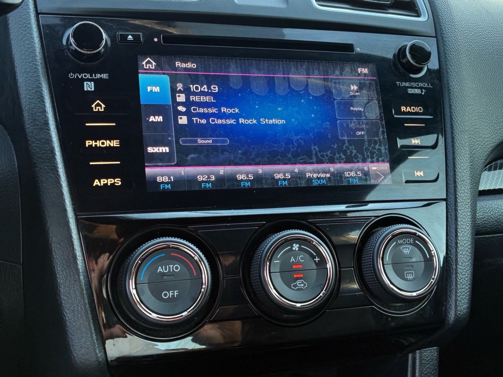 Used 2020 Crystal White Pearl Subaru Premium image 19