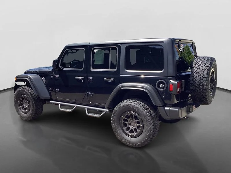 Used 2023 Black Jeep Sport S image 17