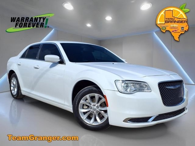 Pre-Owned 2022 Chrysler 300 Touring