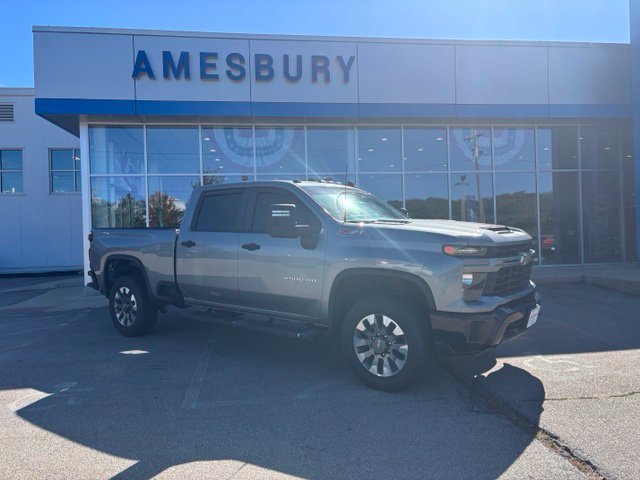 2024 Chevrolet Silverado 2500HD Custom - Photo 2