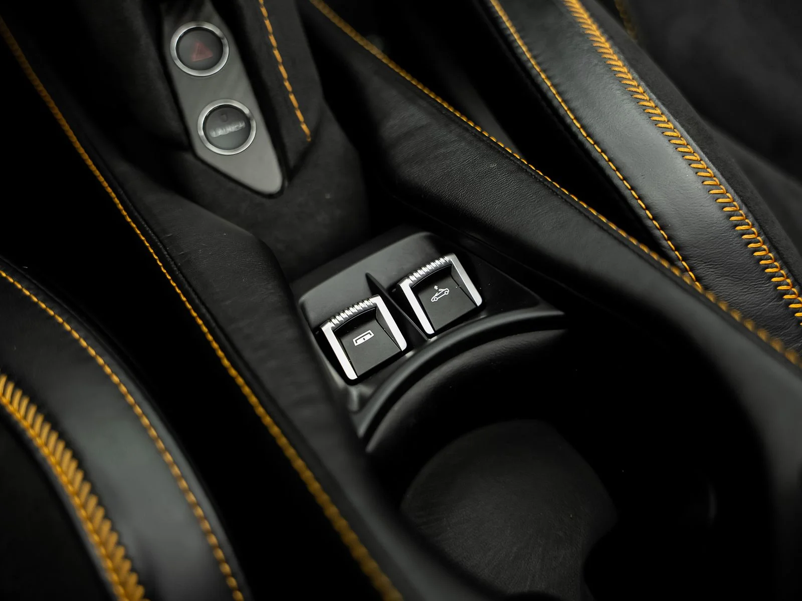 Used 2022 Orange McLaren Performance image 54
