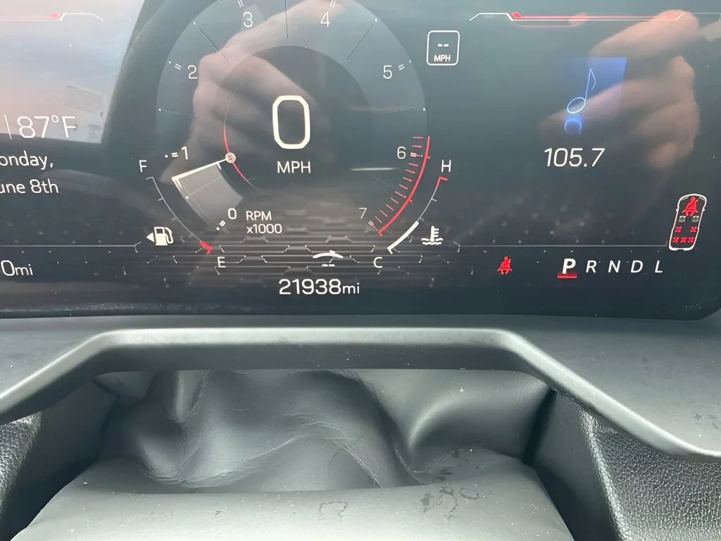 Used 2024 Summit White GMC Elevation image 27