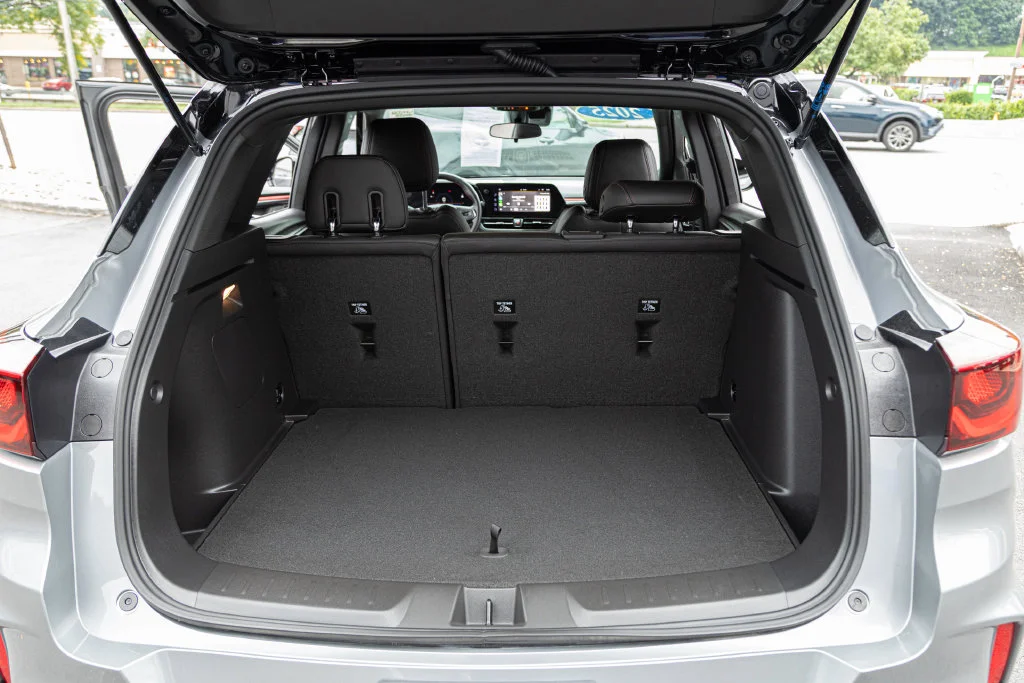 Used 2025 Gray Chevrolet RS image 27