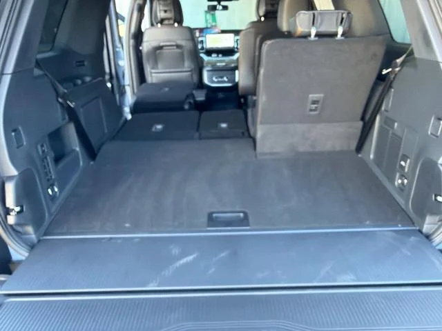 New 2027 Glacier Gray Metallic Tri-Coat Ford Tremor® image 44