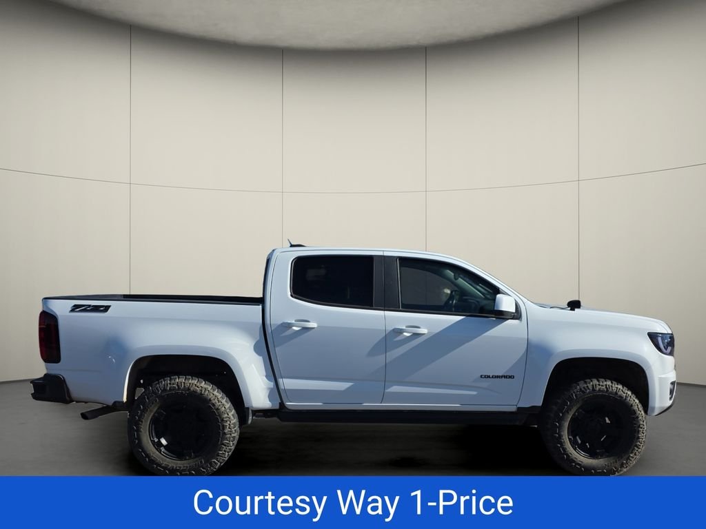Used 2016 White Chevrolet Z71 image 11