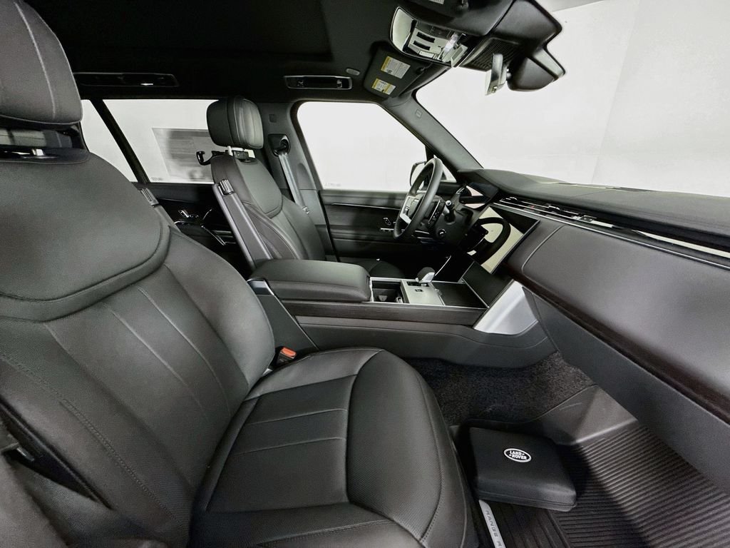 New 2026 Fuji White Land Rover SE image 30