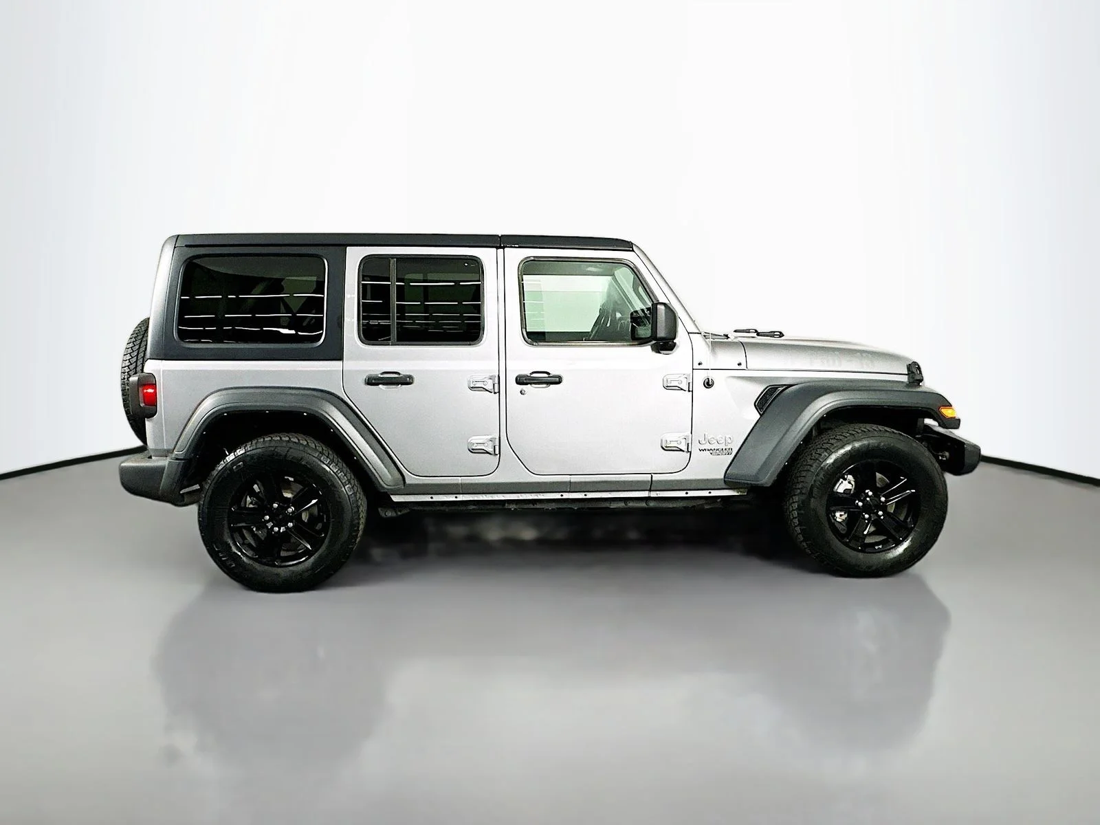 Used 2020 Billet Silver Metallic Clearcoat Jeep Unlimited Sport S image 8