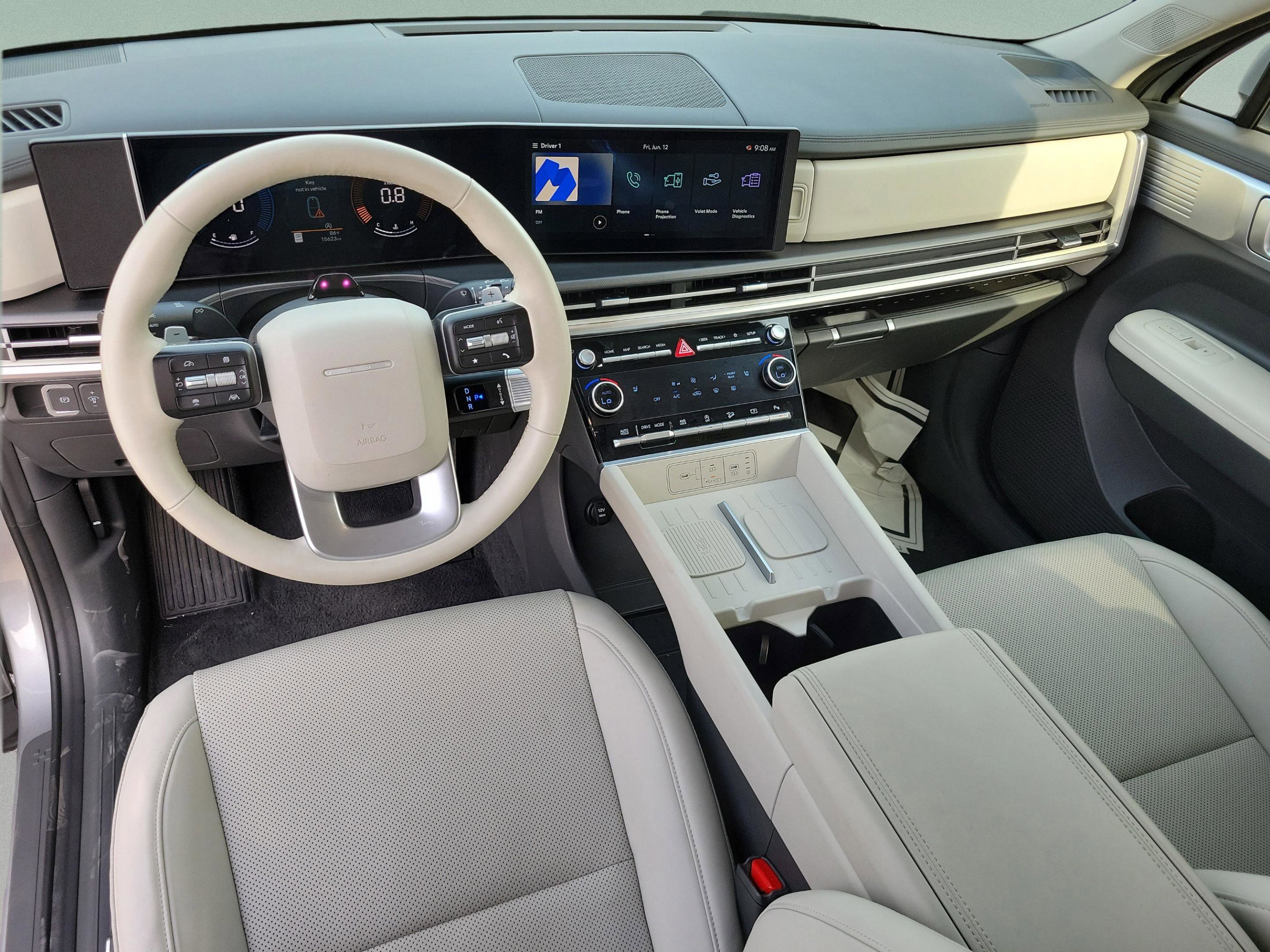 Used 2026 Shimmering Silver Hyundai SEL image 18